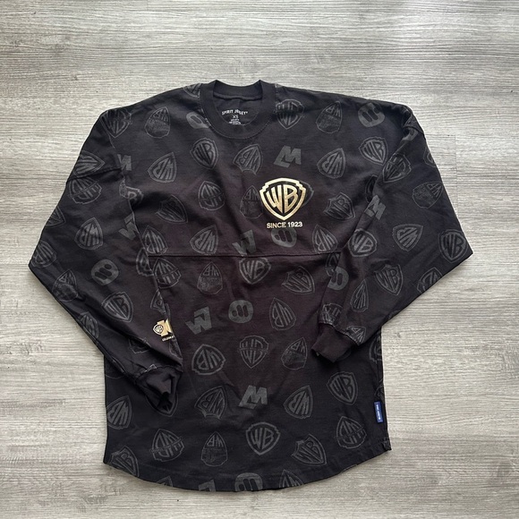 Warner Bros Black and Gold Long Sleeve Tee Sz Xs unisex - Picture 1 of 4